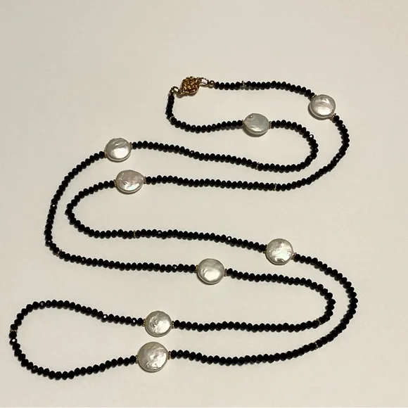 Black Spinel and FW Coin Pearls long necklace - Picture 5 of 8